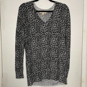 Michael Kors V Neck long sleeve sweater Medium